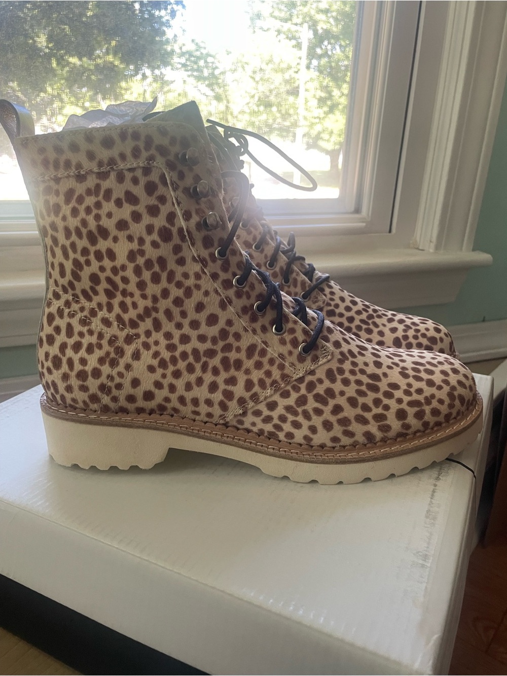 Women's Leopard Print Lace-Up Ankle Boots - Tan/White